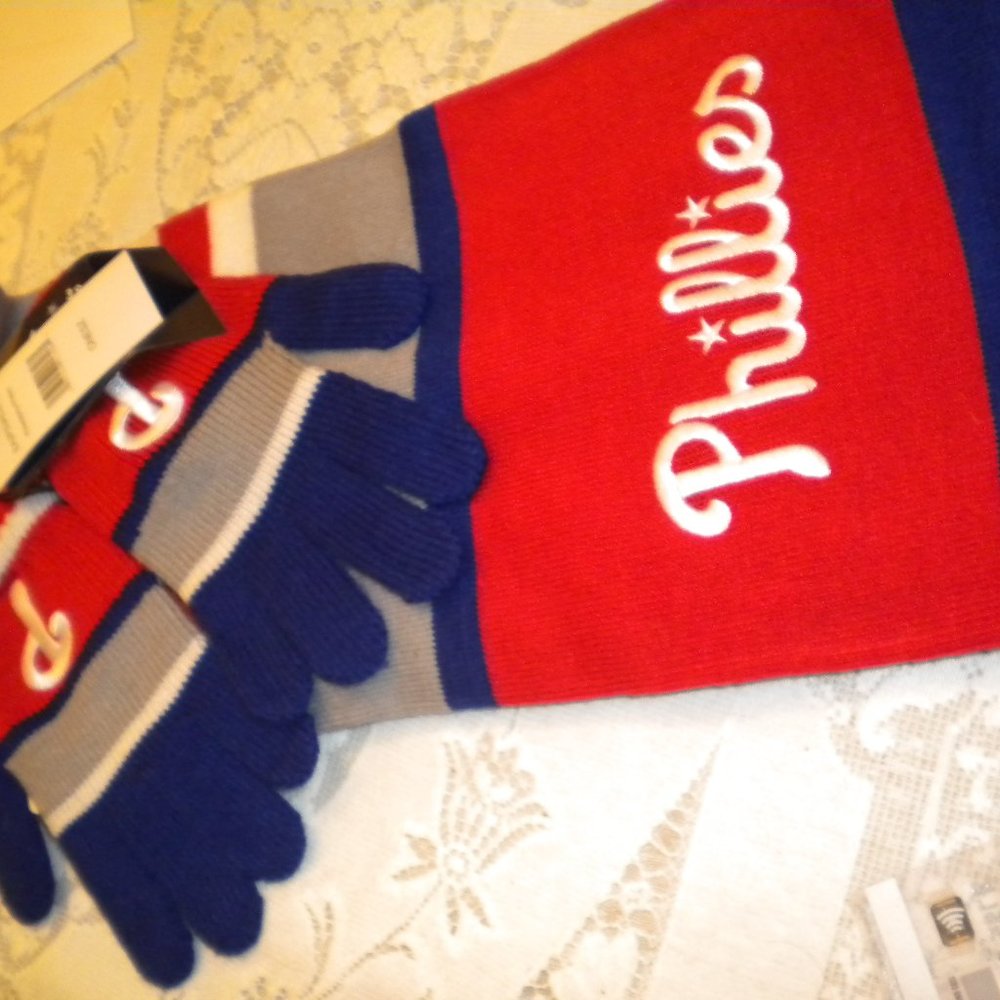 WEAR by Erin Andrews Philadelphia Phillies Women's Stripe Glove & Scarf Set Out